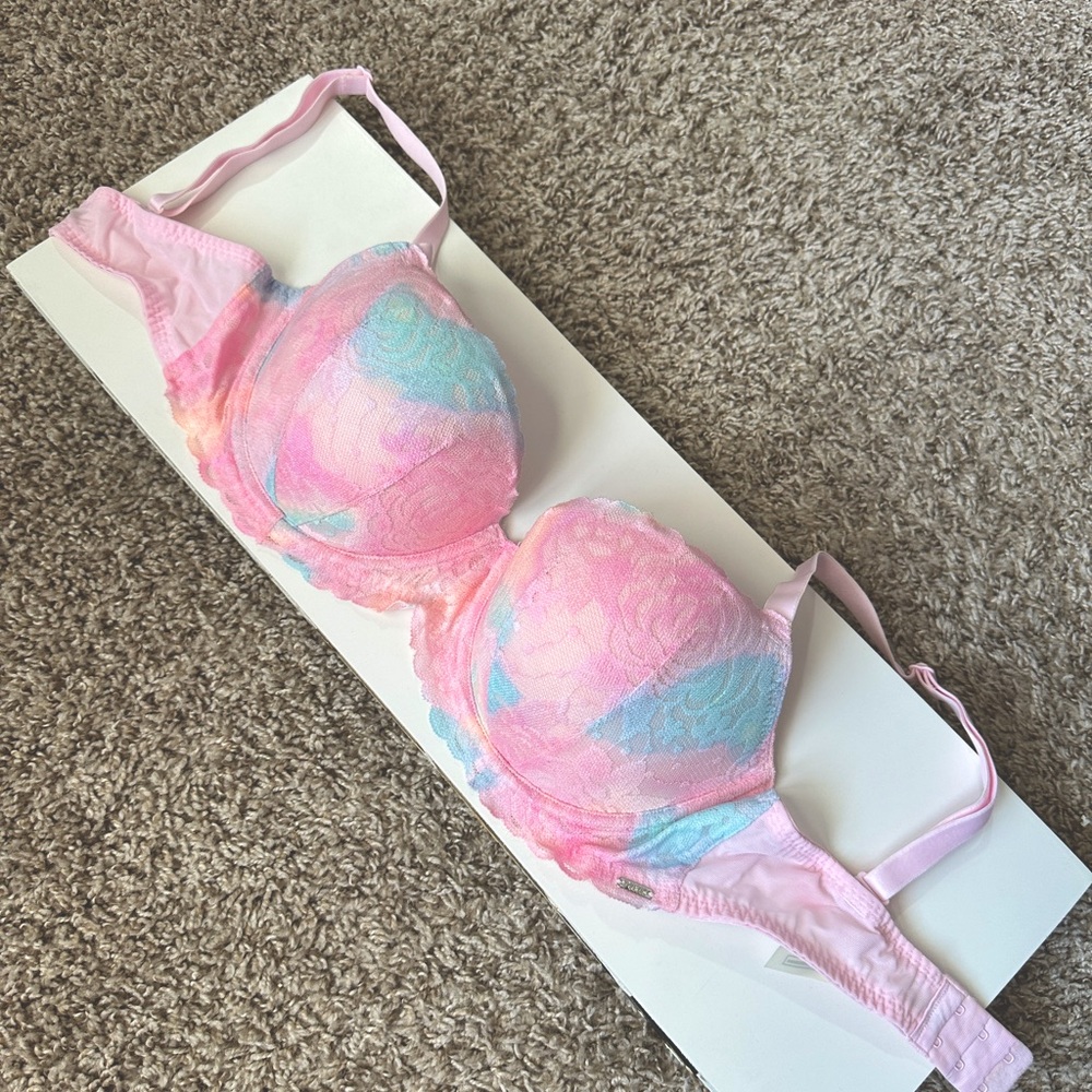 PINK Victoria’s Secret Bombshell Push-Up Bra